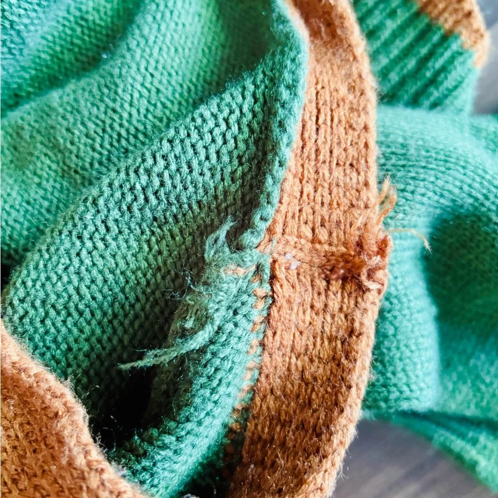 Unbranded Sz L Green and Brown Women's Cardigan with Embroidered Fox Design - Picture 9 of 10